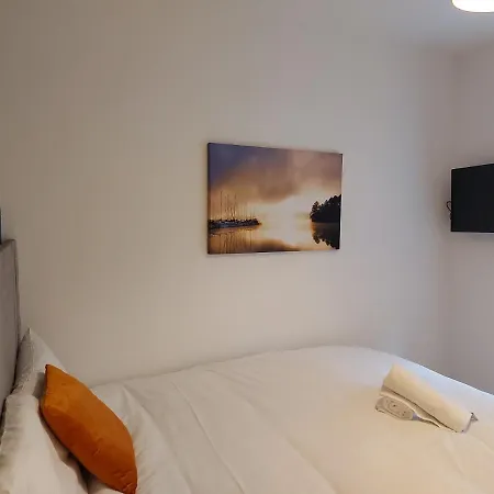 4 Eyre Square Lane * Galway